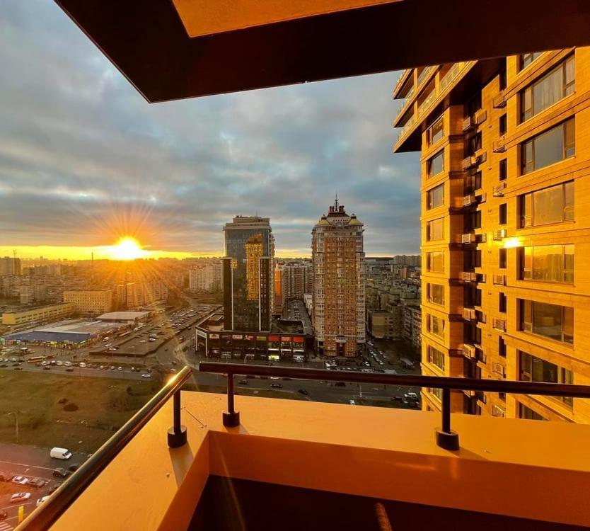 1 Room 60M2 Center Of Obolon Near River Side. 11 Floor Kiev Extérieur photo